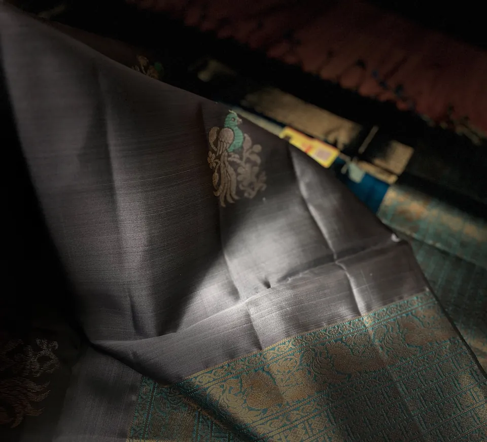 Grey & Teal kanchipuram meena butta silk saree, view 3