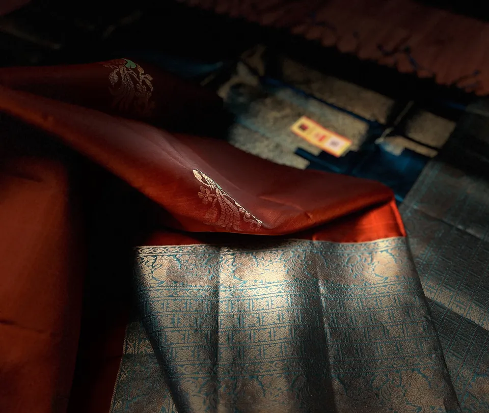 Rust & Teal kanchipuram meena butta silk saree, view 4